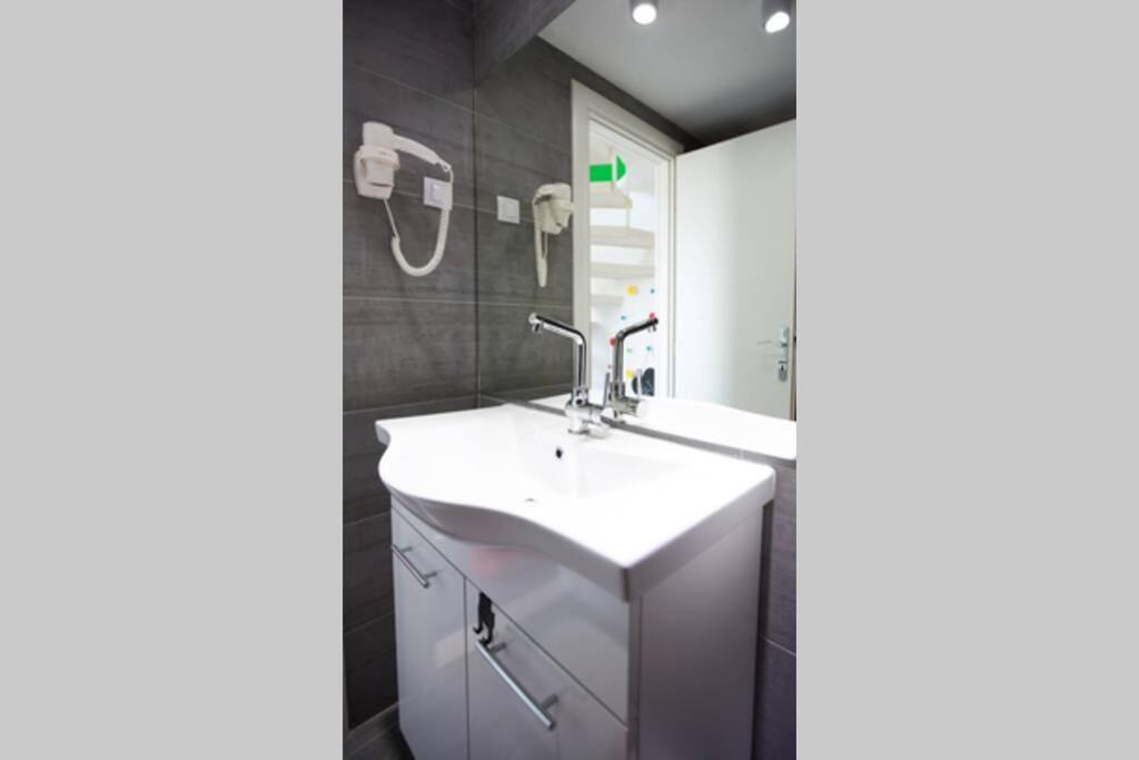 A Bright Hideaway Apartment Dubrovnik Bagian luar foto